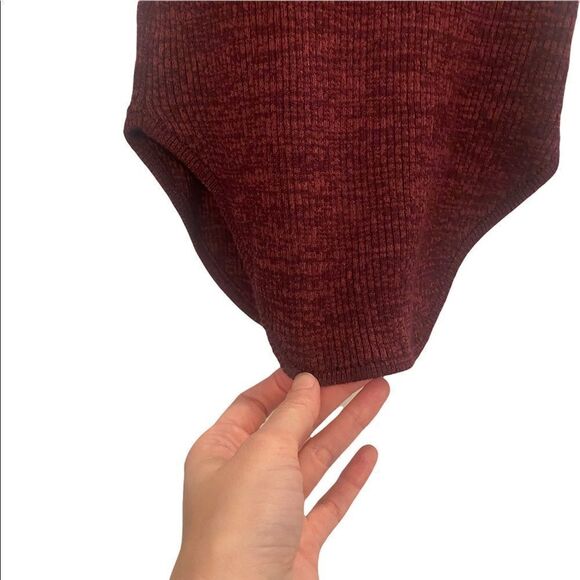 Derek Heart Juniors Burgandy Maroon fitted tuck in style shirt top blouse M - Picture 2 of 4